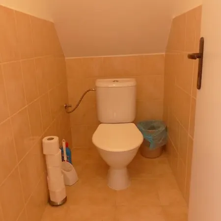 Bizoni Dvur 3*