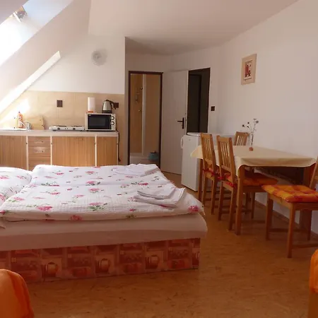 Bizoni Dvur 3* Retenice