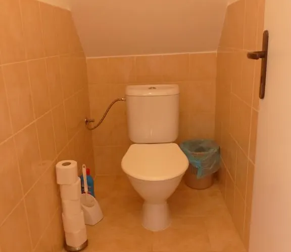 Bizoni Dvur 3*
